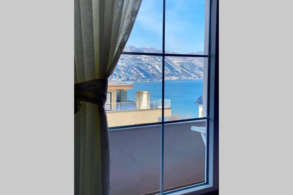 Cozy Lake Front Flat Bequeme Wohnung An Der See Pogradec Exterior photo